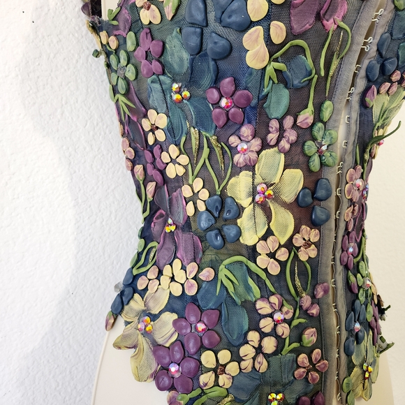 Ema Savahl 'Couture' Line Floral Embroidered Red Carpet Corset Top - Picture 4 of 14
